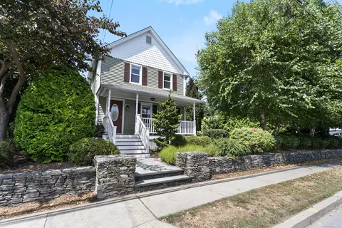 5 Patrick Dr, Fairfield, CT 06824 photo 1