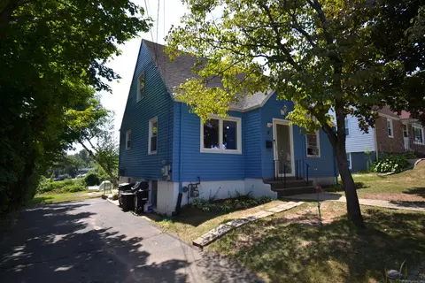 17 Walsh St, New Britain, CT 06051