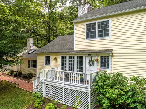 1 Graystone Ln, Weston, CT 06883