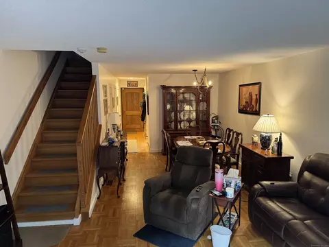 10 Courtland Dr #10, Groton, CT 06340