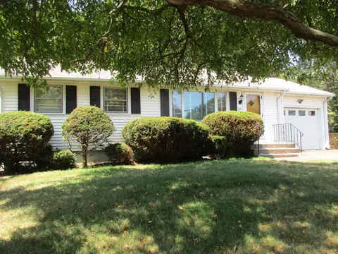 56 Edward St, West Haven, CT 06516