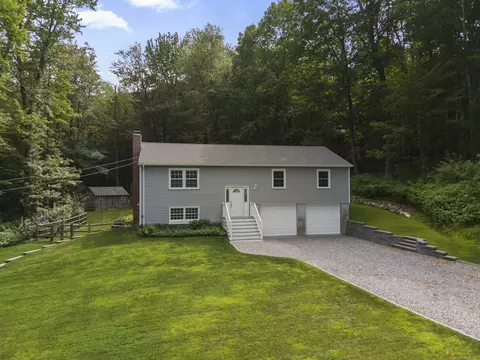 23 Farnsworth Dr, New Hartford, CT 06057
