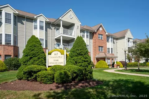 60 Cassandra Blvd #107, West Hartford, CT 06107