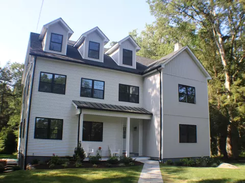 63 Flat Rock Dr, Easton, CT 06612