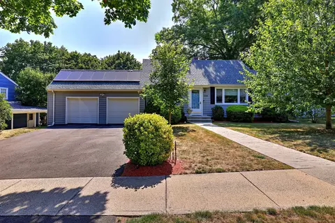 114 Leonard Rd, Hamden, CT 06514