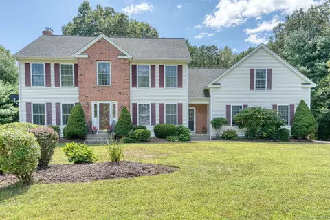 53 Stonecroft Ln, Coventry, CT 06238