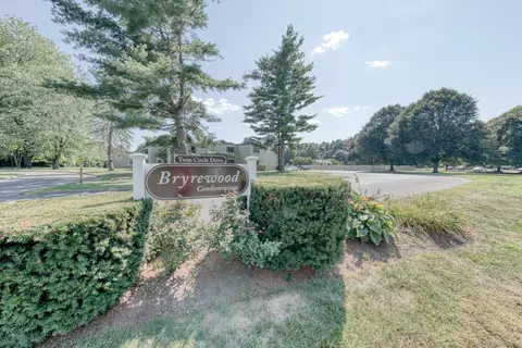 609 Twin Circle Dr #609, South Windsor, CT 06074