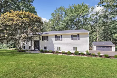 51 Great Oak Rd, Shelton, CT 06484