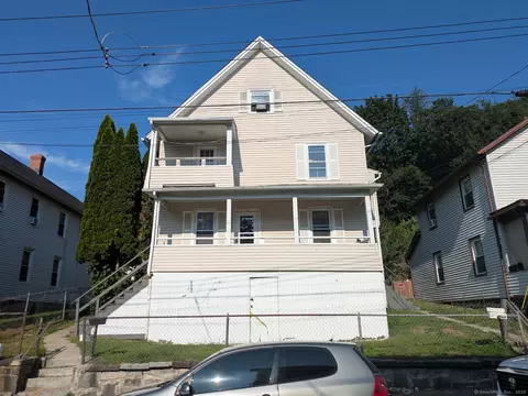 112 Smith St, Derby, CT 06418