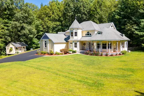 35 Hanson Rd, Canton, CT 06019