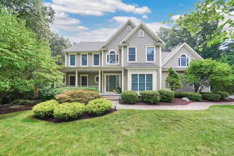 30 Old Farms Ln, Suffield, CT 06093