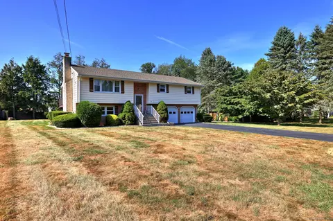 25 Zephyr Rd, Trumbull, CT 06611