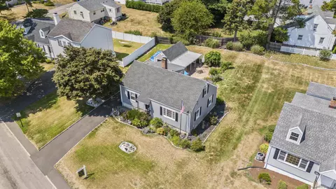694 Jennings Rd, Fairfield, CT 06824