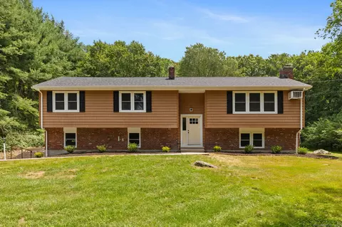 95 Great Ring Rd, Sandy Hook, CT 06482