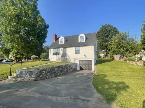 7 Skyline Dr, Danbury, CT 06810