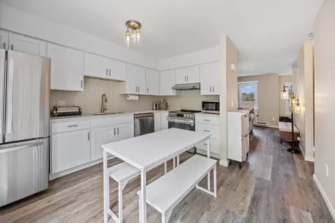 24 Deerwood Ln #5, Waterbury, CT 06704