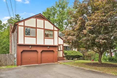 72 Walter Ave, Norwalk, CT 06851