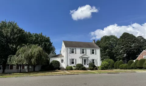 51 Sachem St, Milford, CT 06461