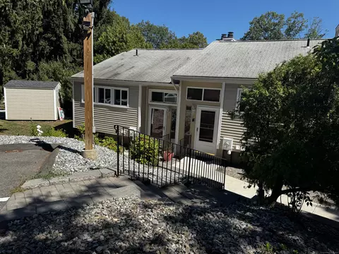 136 Shepard Ave #136, Hamden, CT 06514