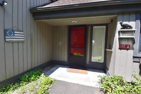 132 Heritage Vlg #A, Southbury, CT 06488