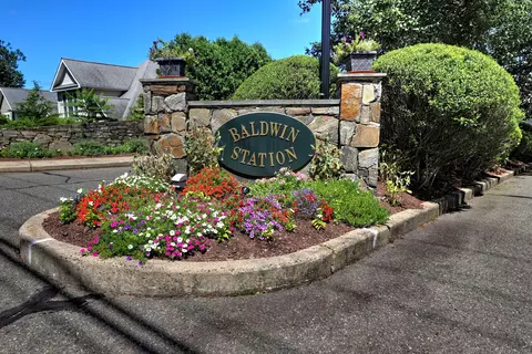 26 Jasmine Cir #26, Milford, CT 06461