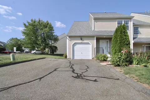 704 Gray Fox Ln #704, Rocky Hill, CT 06067