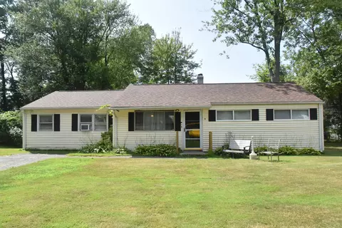 11 Florence Ln, Plantsville, CT 06479