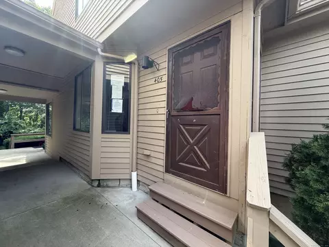 210 Treadwell St #405, Hamden, CT 06517