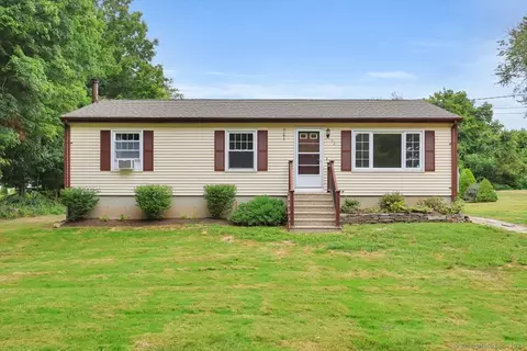 42 Skinner Rd, Colchester, CT 06415