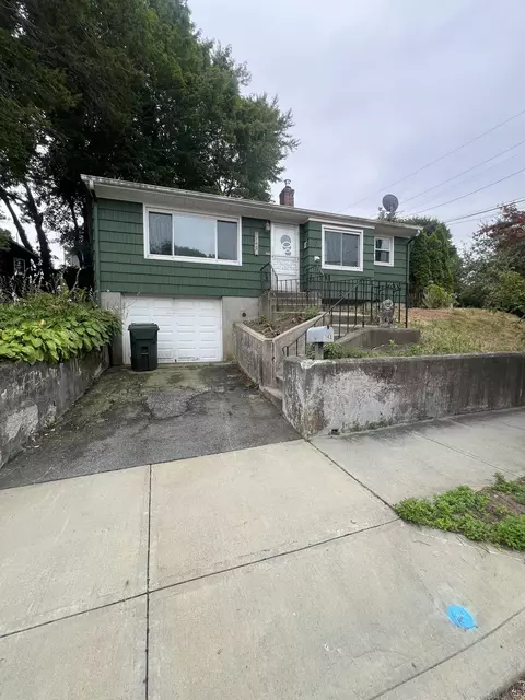140 Norwood Ave, New London, CT 06320