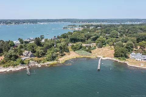 33 Nauyaug Point Rd, Mystic, CT 06355