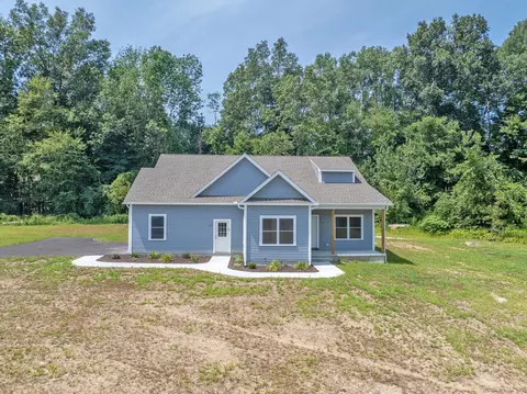 17 Tommy Ct, Norwich, CT 06360