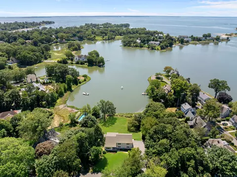 35 Outlook Dr, Darien, CT 06820