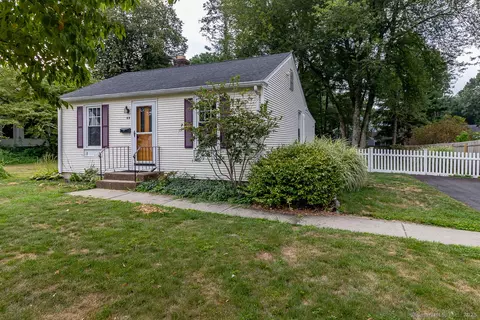 88 Spring St, Glastonbury, CT 06033