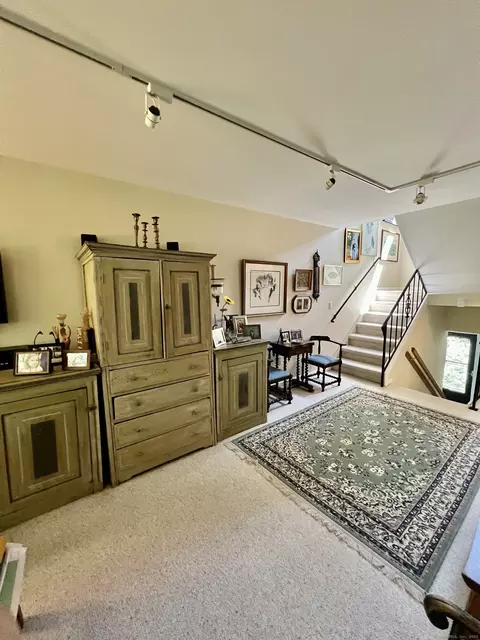 418 Trailsend Dr, Torrington, CT 06790