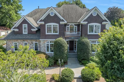 15 Gurley Rd, Stamford, CT 06902
