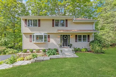 125 Wilton Rd W, Ridgefield, CT 06877