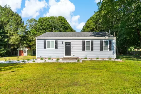 63 Griswold St, Pawcatuck, CT 06379