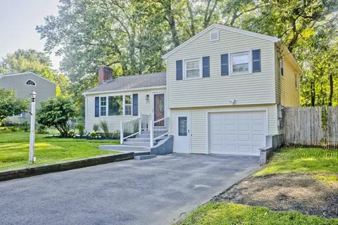 15 Carmella Ter, Enfield, CT 06082