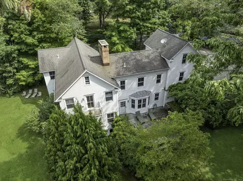 202 Weed St, New Canaan, CT 06840