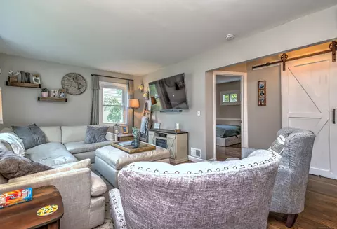 104 Carlson Dr, Milford, CT 06460