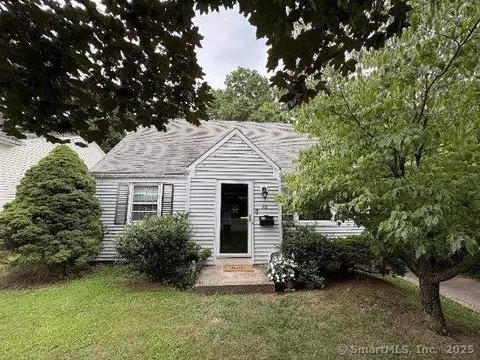92 Flagler St, Newington, CT 06111