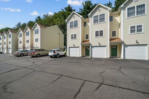 527 W Thames St #39, Norwich, CT 06360