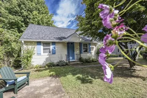 10 Massasoit Rd, Middlefield, CT 06455