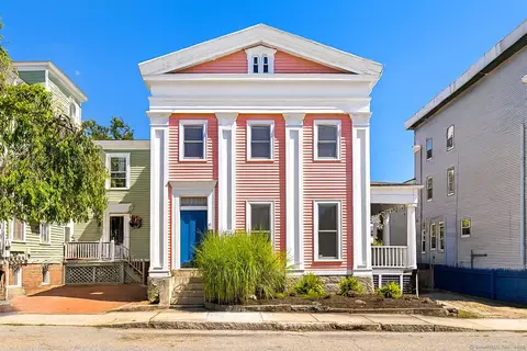 41 Tilley St, New London, CT 06320