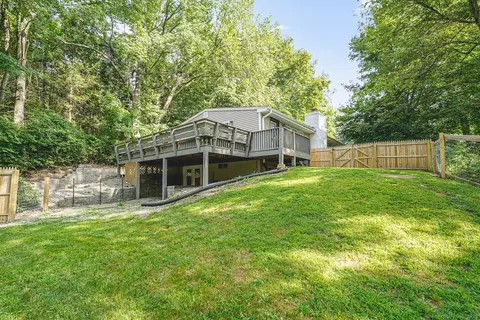 34 Eaton Ln, Plainfield, CT 06374