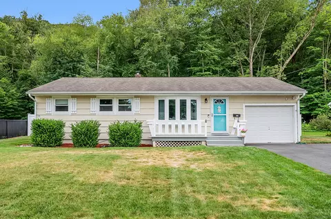 171 Beacon Manor Rd, Naugatuck, CT 06770