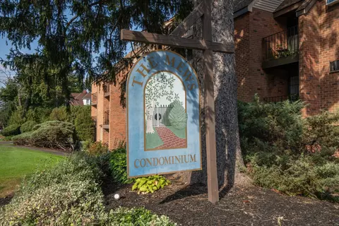 38 N Main St #29, West Hartford, CT 06107