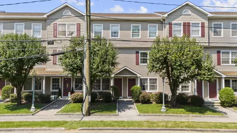 28 3rd St #44, Stamford, CT 06905
