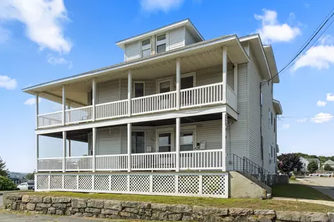 18 Hamilton Ave, Groton, CT 06340